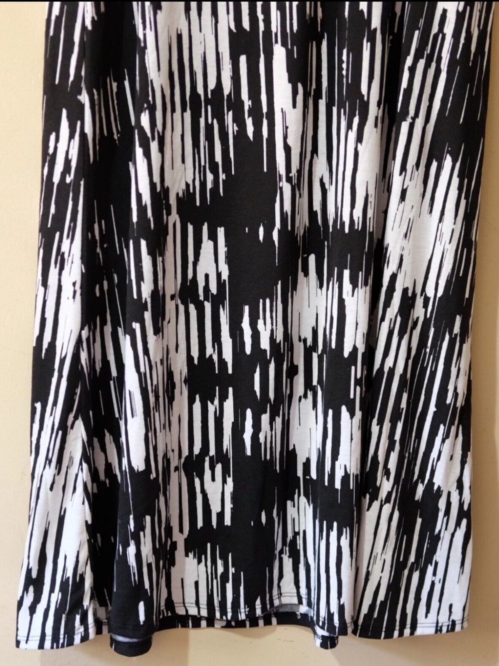 Lily Star Black and White Abstract Printed Maxi Skirt. - Picture 3 of 4